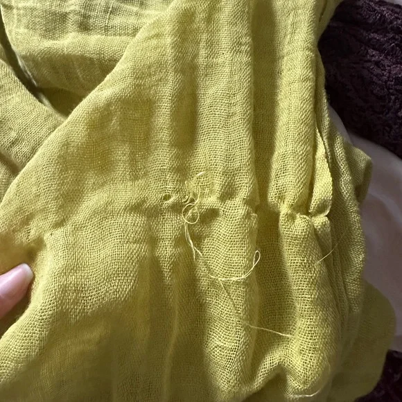 Threaded Scarf - Picture 3 of 3